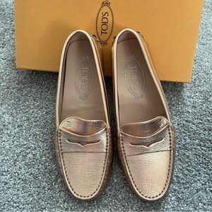 Tods leather shoes NWT gommini mocassino